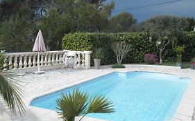 Charmante Villa A 15 Min De Nice Avec Piscine